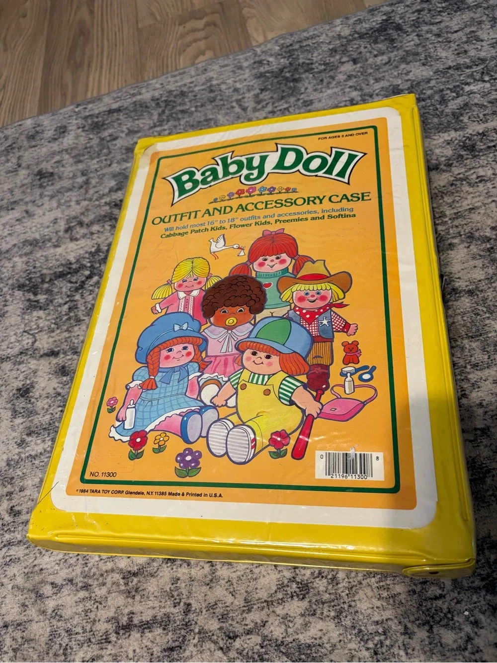 Vintage 80s Retro Baby Doll Outfit & Accessory Case Full of Accessories & Dolls